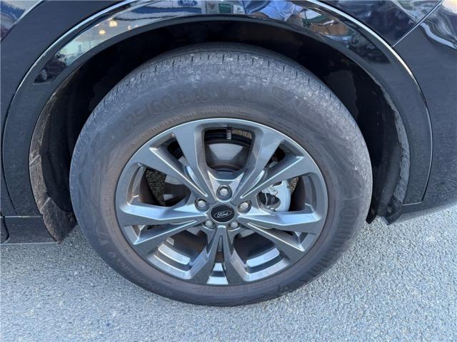 Ford Kuga image 6
