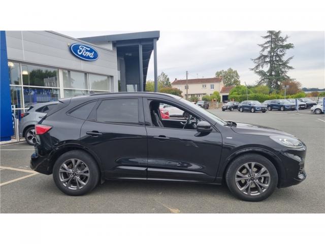 Ford Kuga image 1