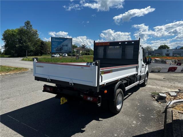 Ford Transit image 4