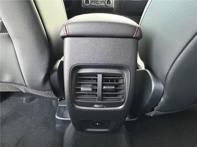 Ford Kuga image 6