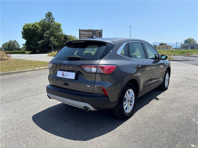 Ford Kuga image 1