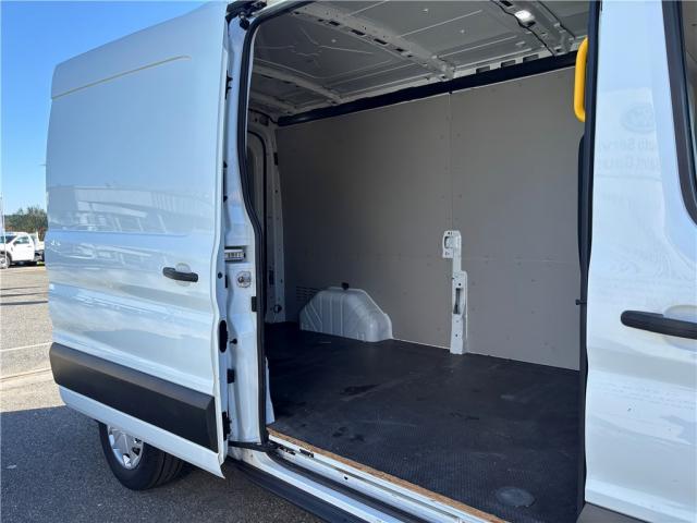 Ford Transit image 7