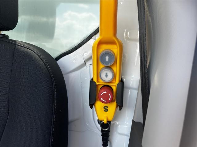 Ford Transit image 3