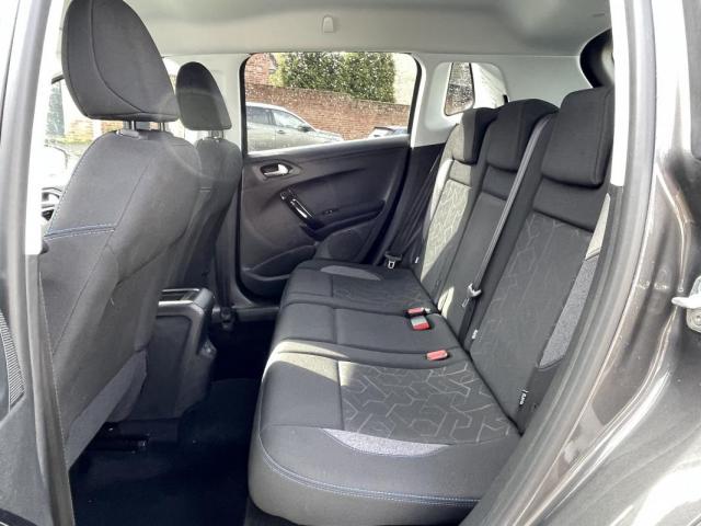 Peugeot 2008 image 6