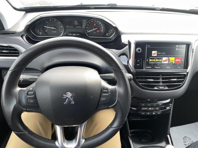 Peugeot 2008 image 2