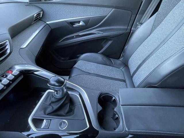 Peugeot 5008 image 3