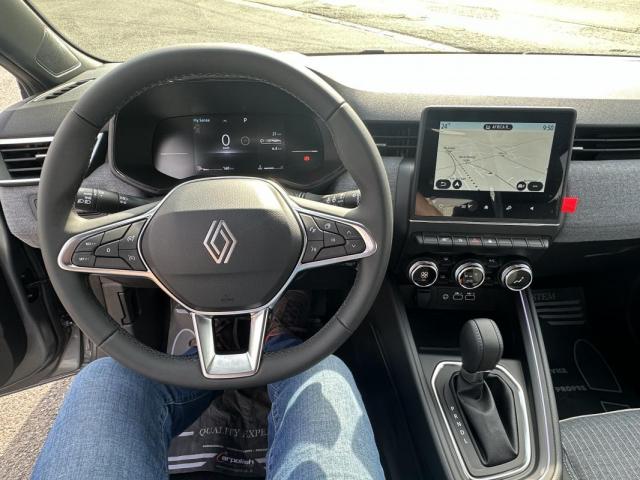 Renault Clio image 2