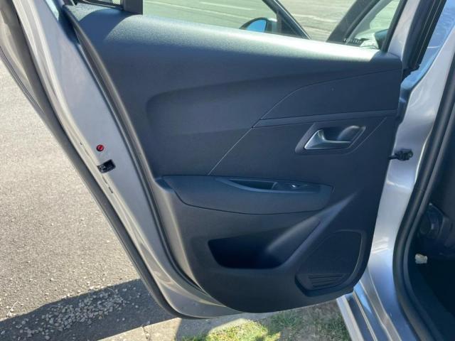 Peugeot 208 image 9