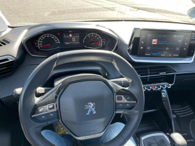 Peugeot 208 image 2