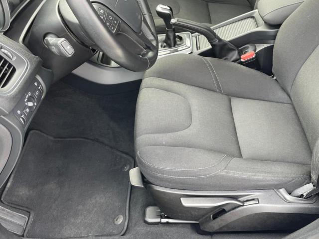 Volvo V40 image 1