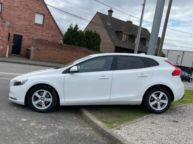 Volvo V40 image 9