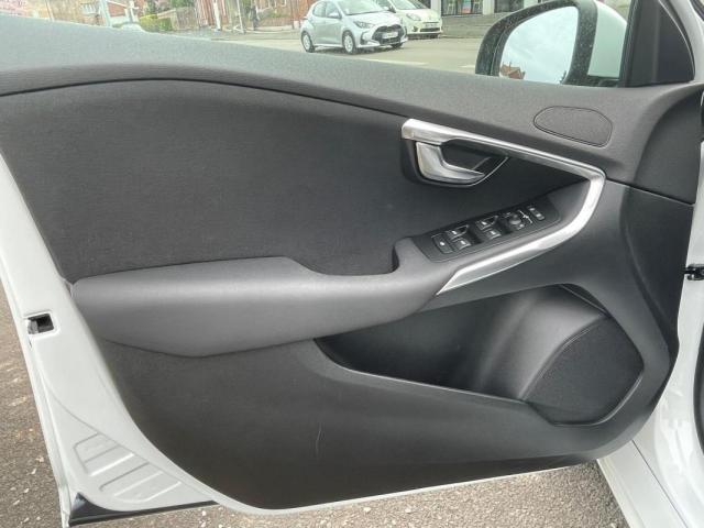 Volvo V40 image 4