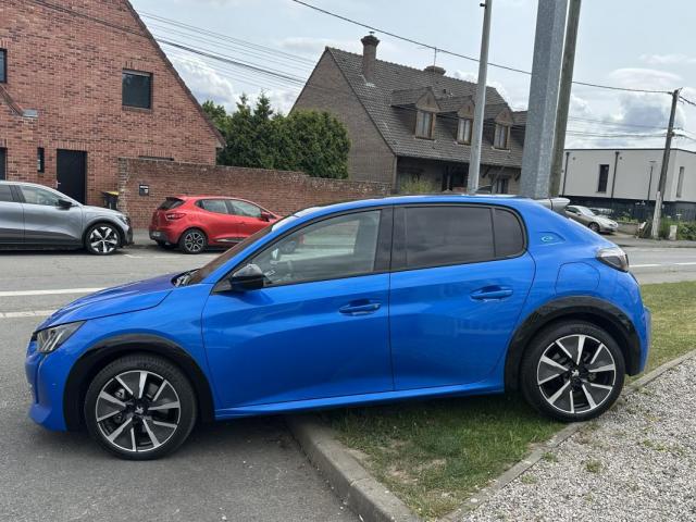 Peugeot 208 image 8