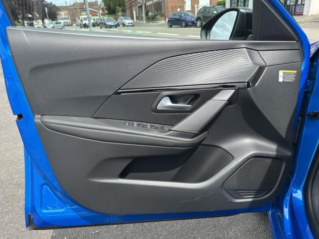 Peugeot 208 image 1
