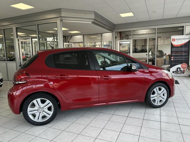 Peugeot 208 image 9