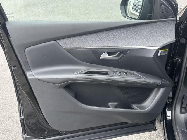 Peugeot 3008 image 3