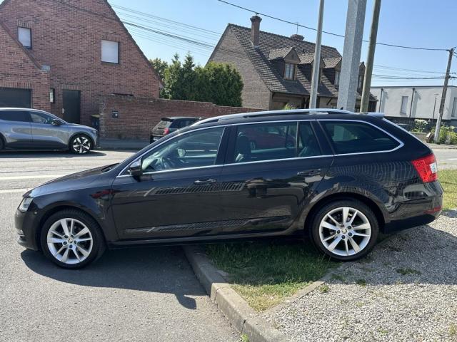 Skoda Octavia image 2