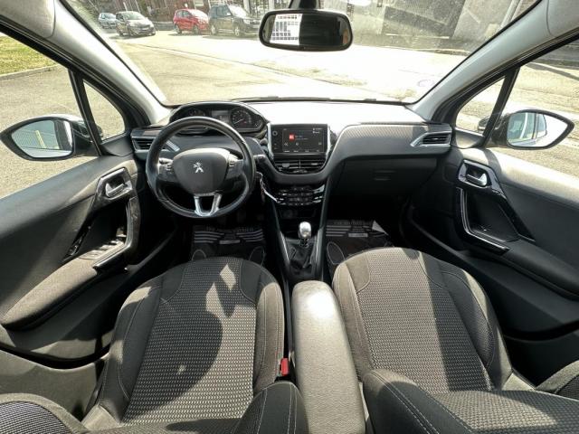 Peugeot 208 image 3