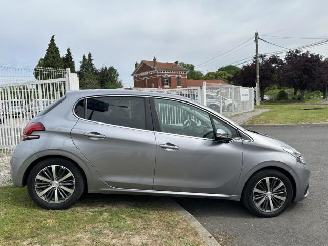 Peugeot 208 image 7