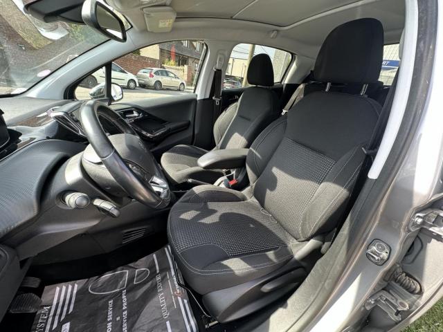 Peugeot 208 image 6