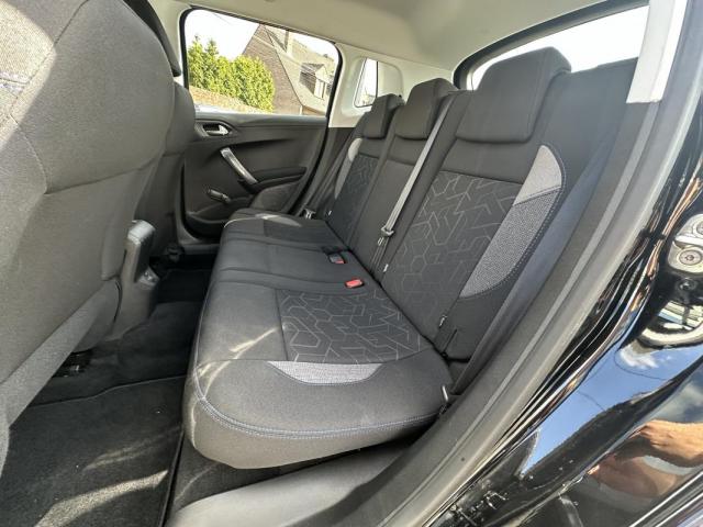 Peugeot 2008 image 2