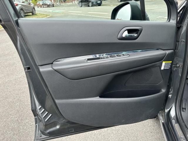 Peugeot 3008 image 1