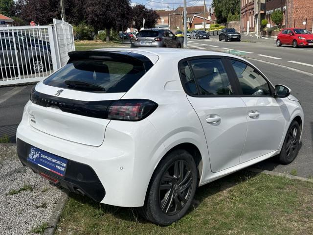 Peugeot 208 image 3