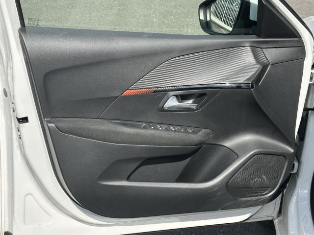Peugeot 208 image 5