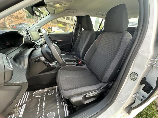 Peugeot 208 image 8