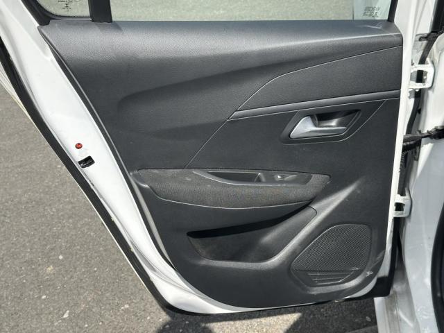 Peugeot 208 image 6