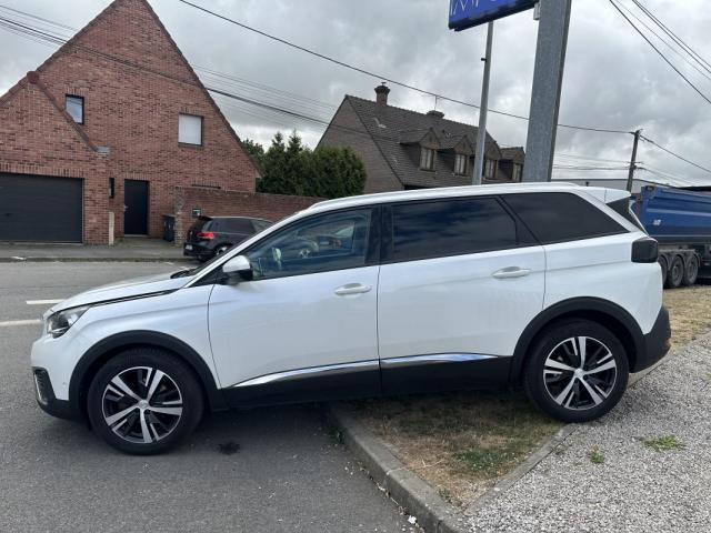 Peugeot 5008 image 8