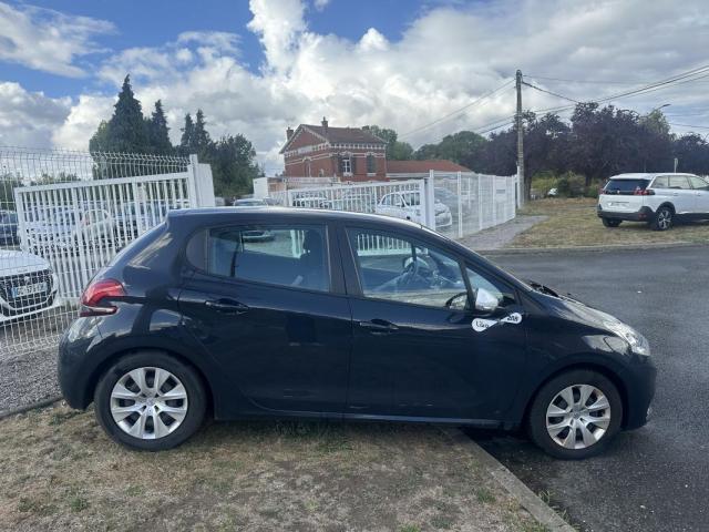 Peugeot 208 image 6