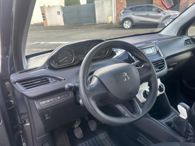 Peugeot 208 image 3