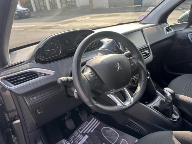 Peugeot 208 image 9