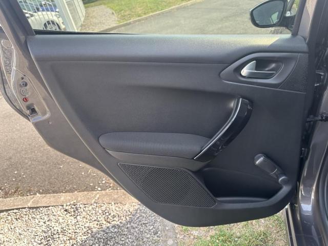 Peugeot 208 image 3