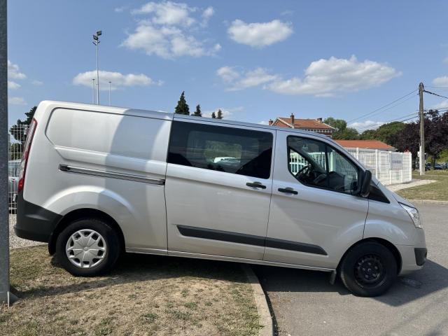 Ford Transit image 7
