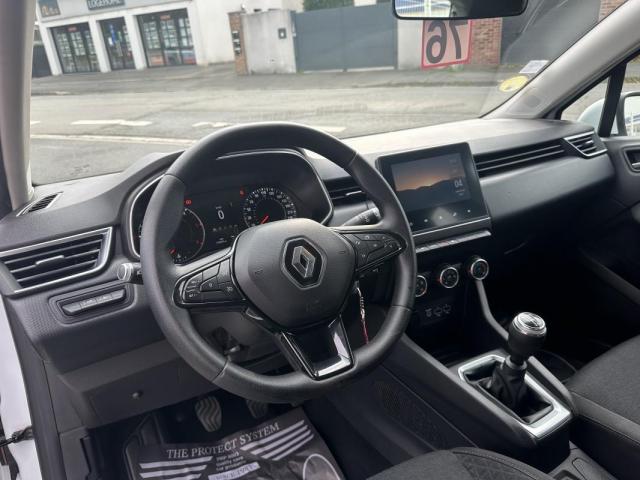 Renault Clio image 2