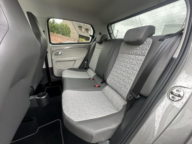 Volkswagen Up! image 2
