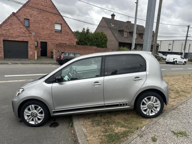 Volkswagen Up! image 7
