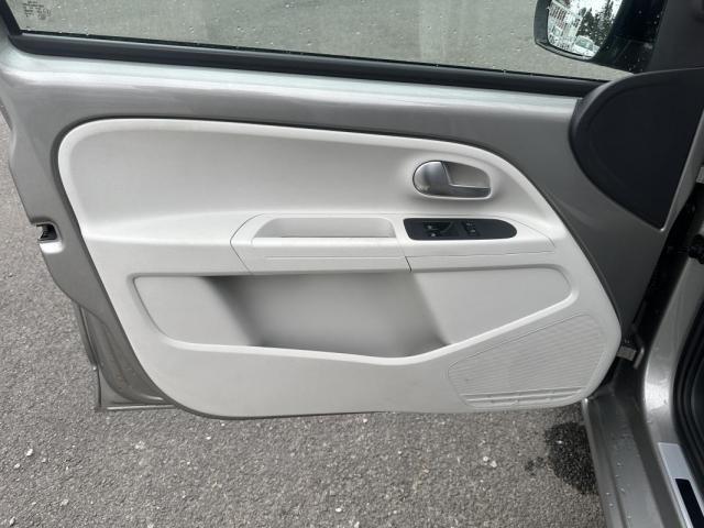 Volkswagen Up! image 3