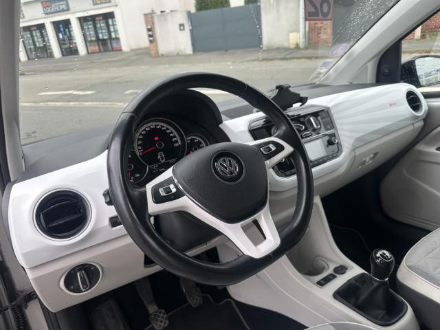 Volkswagen Up! image 9