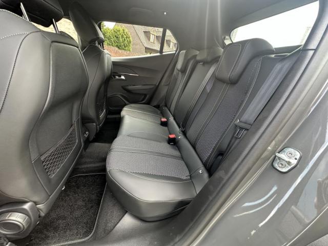 Peugeot 2008 image 8