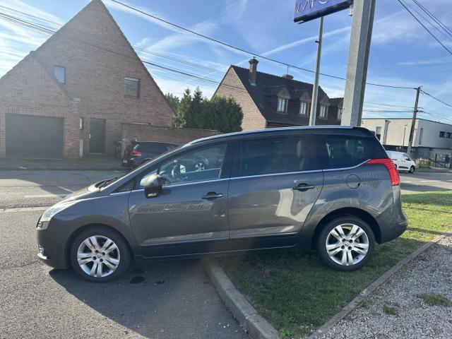 Peugeot 5008 image 4