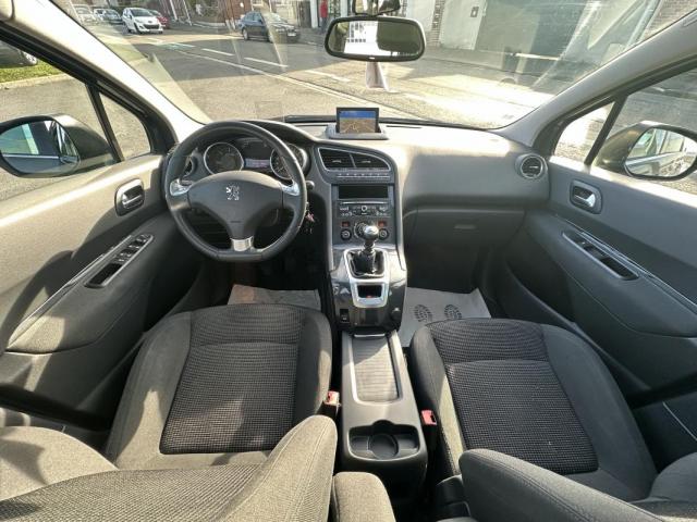 Peugeot 5008 image 3