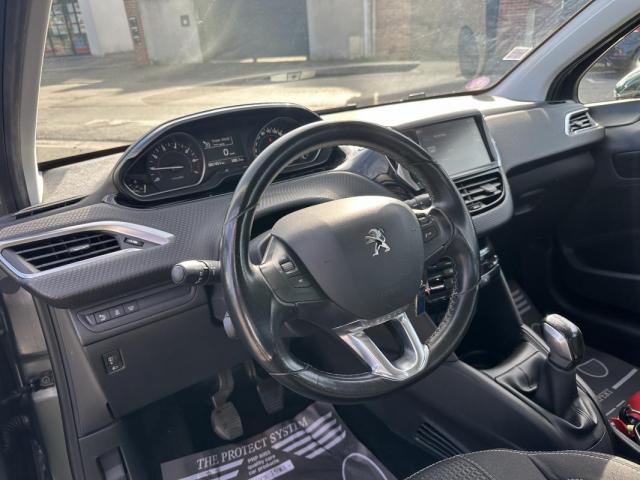 Peugeot 208 image 3