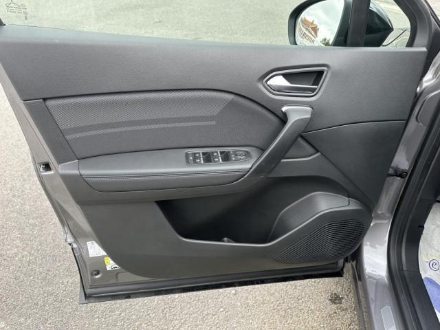 Renault Captur image 8