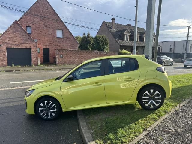 Peugeot 208 image 8