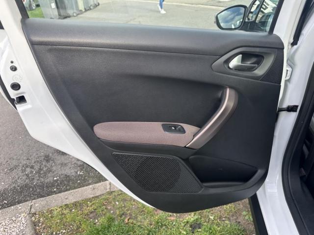 Peugeot 2008 image 3