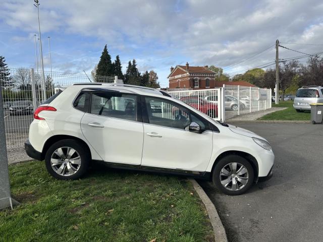 Peugeot 2008 image 9