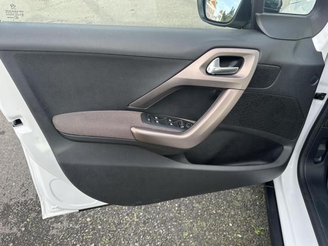 Peugeot 2008 image 6